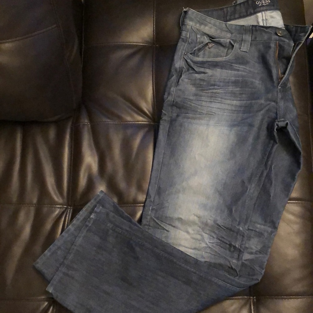 Guess Jeans Relaxed Straight Fit.
